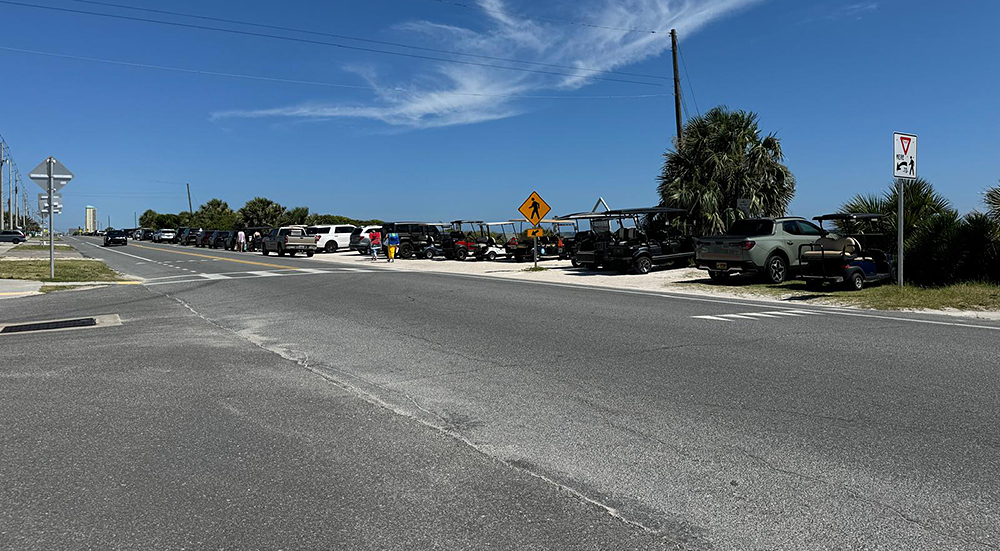 Free public parking near the Laguna Beach access